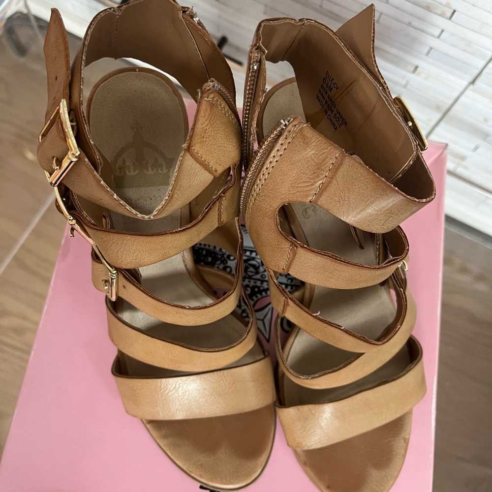 Crown Vintage Wedge Sandals - Picture 5 of 6